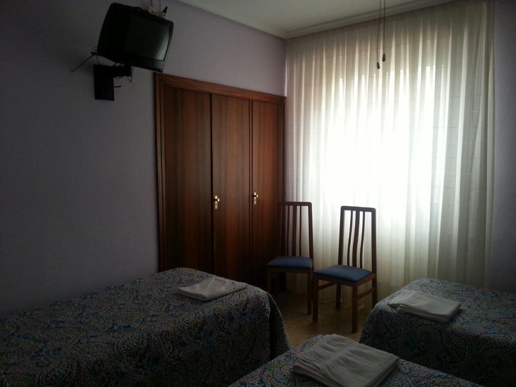 Pension Cinco Villas 로그로노 외부 사진