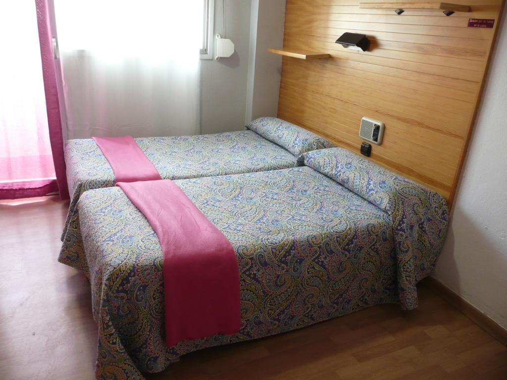 Pension Cinco Villas 로그로노 외부 사진